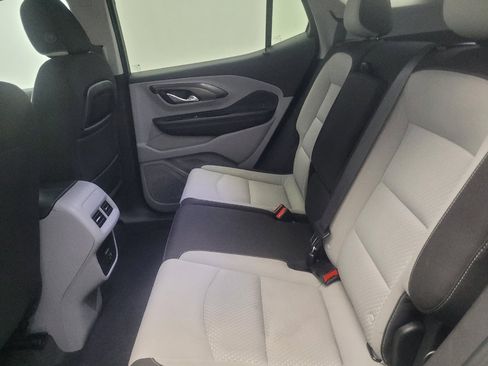 Used 2024 GMC Terrain SLE FWD image 18