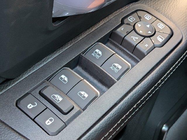 New 2026 RAM 2500 Laramie AWD/4WD image 27