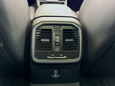 Certified 2025 Porsche Macan image 29