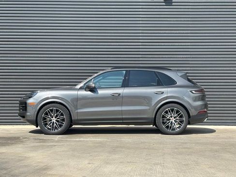 Certified 2026 Porsche Cayenne AWD/4WD image 2