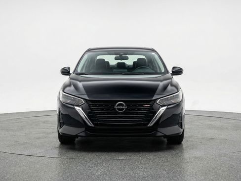 Used 2025 Nissan Sentra SV image 2