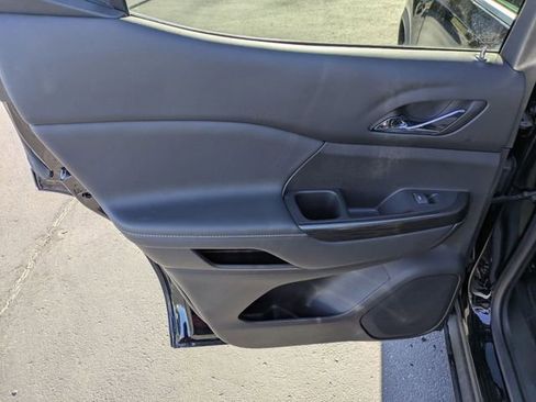 Used 2023 GMC Acadia SLT w/ Preferred Package image 29