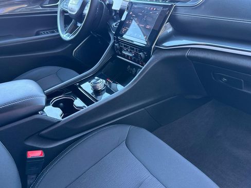 Used 2022 Jeep Grand Cherokee L Laredo w/ Luxury Tech Group I image 32