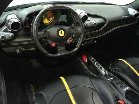 Used 2021 Ferrari F8 Tributo RWD image 12