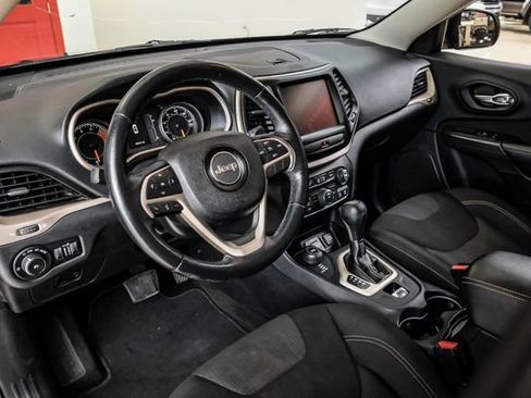 Used 2016 Jeep Cherokee Latitude image 5