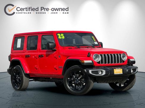 Used 2025 Jeep Wrangler Unlimited Sahara w/ Safety Group AWD/4WD image 2