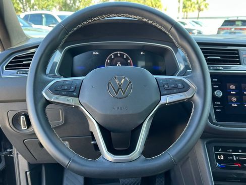 Certified 2024 Volkswagen Tiguan SE FWD image 19