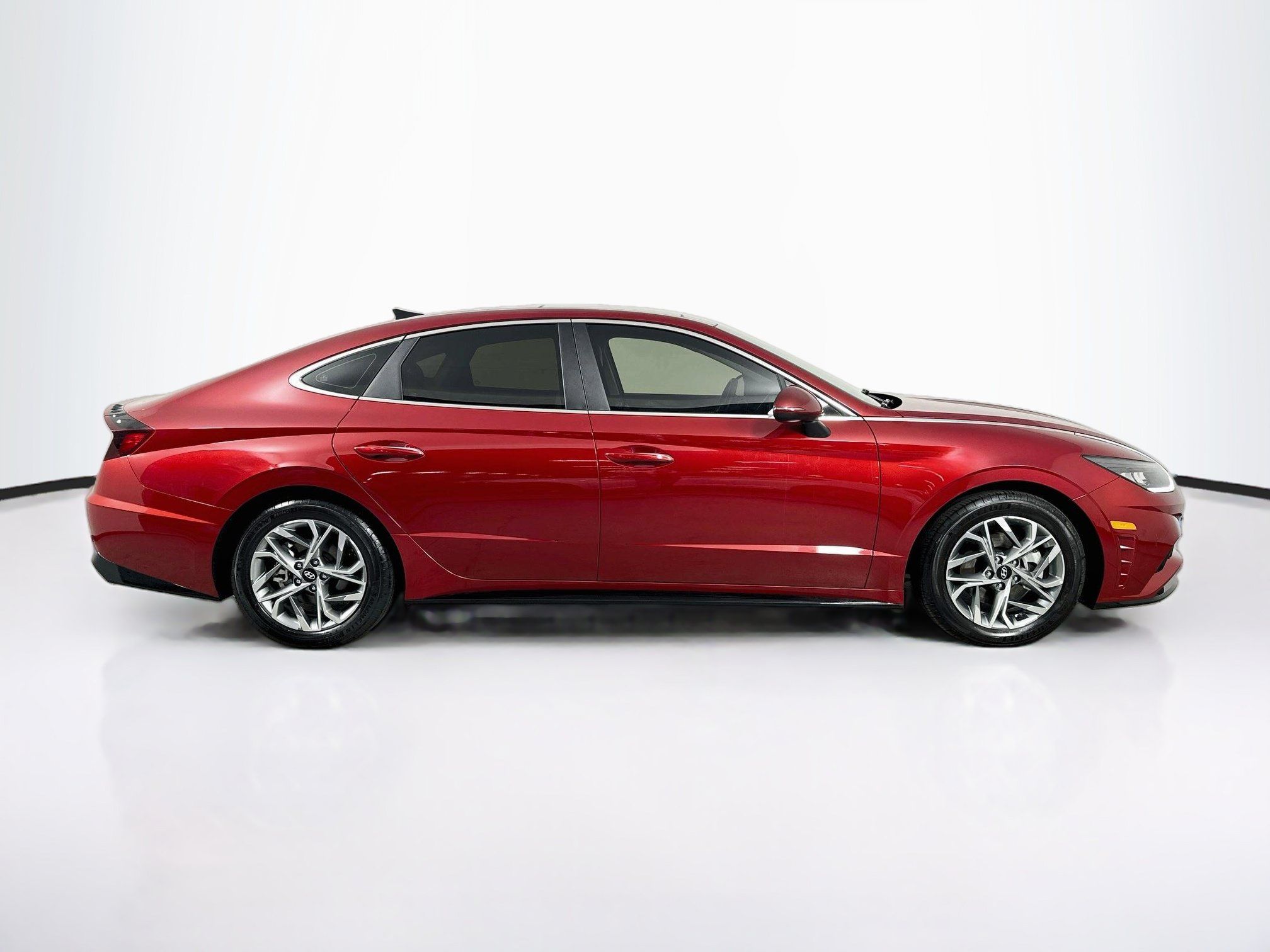 Used 2023 Hyundai Sonata SEL w/ Convenience Package FWD image 4