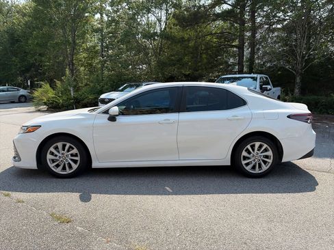Used 2024 Toyota Camry LE FWD image 3