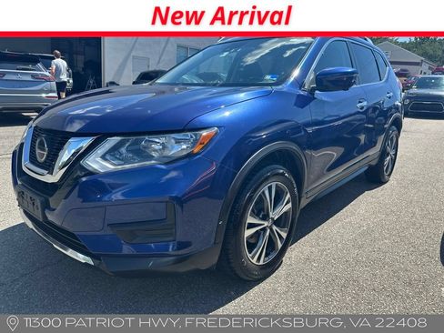 Used 2019 Nissan Rogue SV w/ Premium Package AWD/4WD image 2