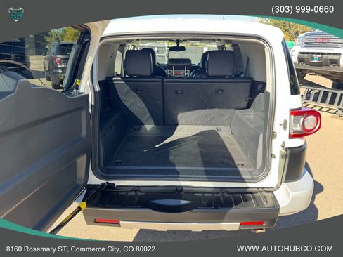 Used 2013 Toyota FJ Cruiser 4WD w/ Convenience Pkg image 7