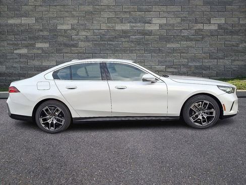 New 2026 BMW 530i xDrive AWD/4WD image 7