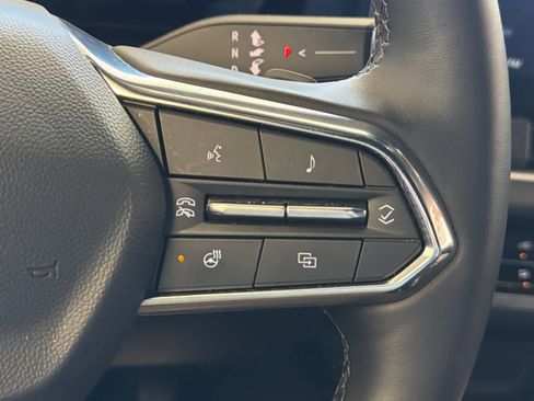 Used 2025 Chevrolet Equinox LT image 35