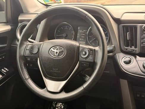 Used 2018 Toyota RAV4 Limited image 33