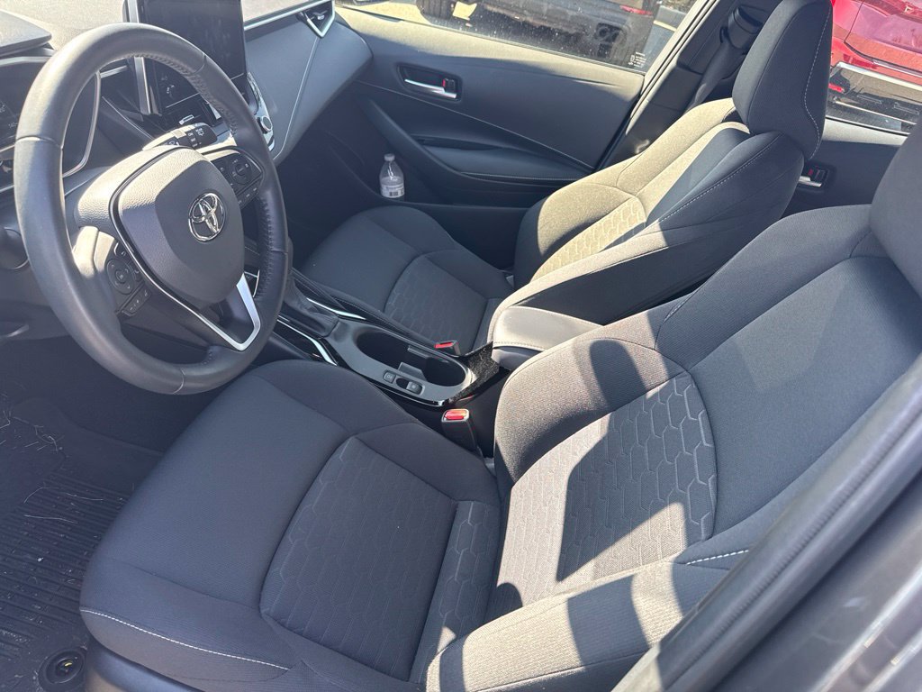 Used 2025 Toyota Corolla SE FWD image 3