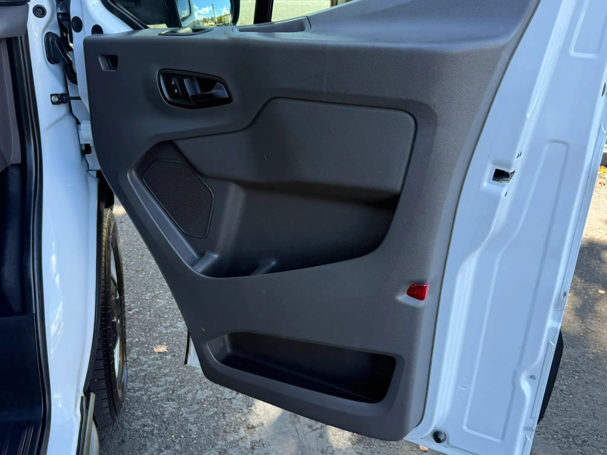 Used 2022 Ford Transit 250 Medium Roof RWD image 22