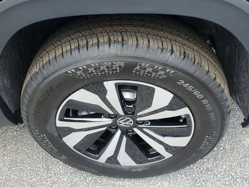 New 2026 Volkswagen Atlas SE image 8