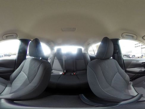 Used 2025 Toyota Corolla LE image 40