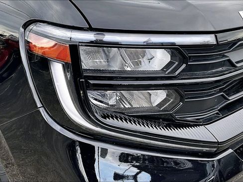 Used 2025 Ford Expedition Max Active AWD/4WD image 40