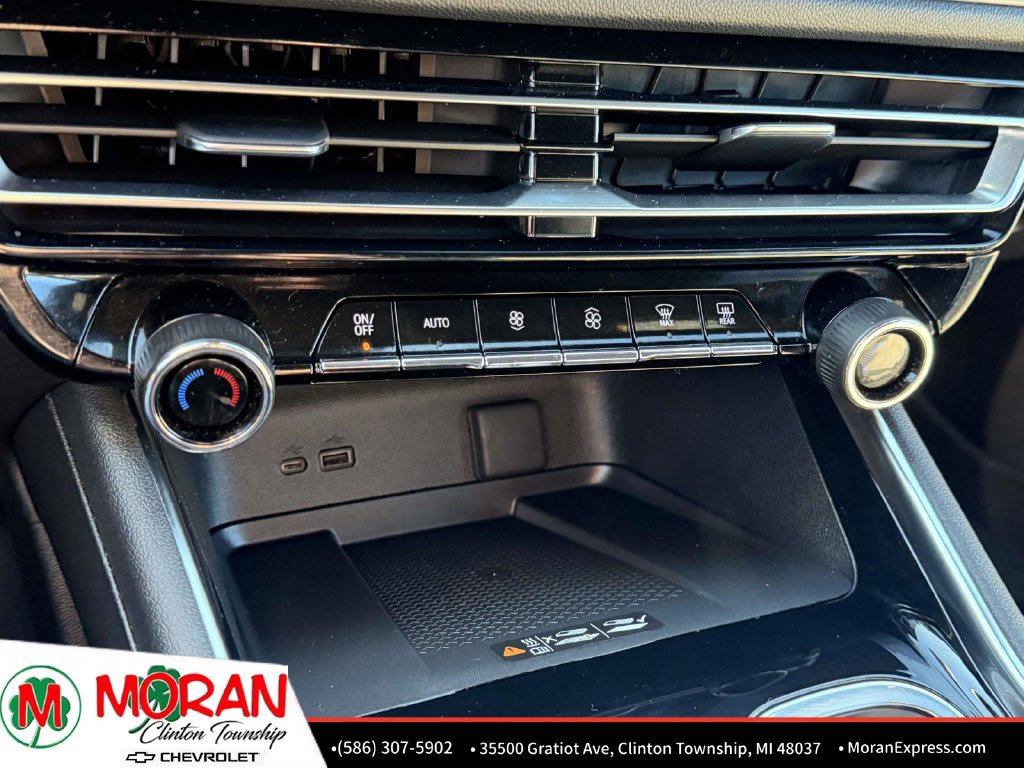 Used 2024 Chevrolet Traverse LT w/ LPO, Floor Liner Package FWD image 24