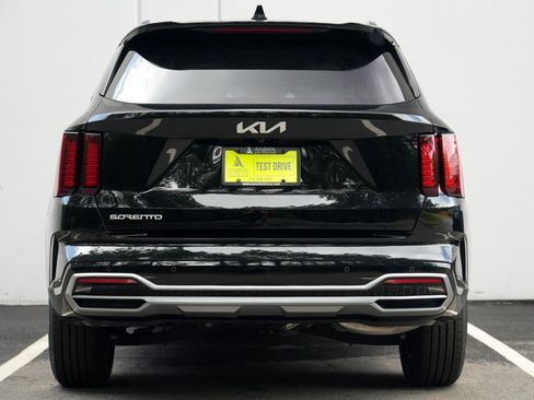 Used 2023 Kia Sorento S w/ Panoramic Sunroof Package FWD image 10