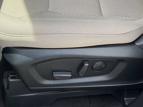 Used 2023 Ford Explorer XLT RWD image 21