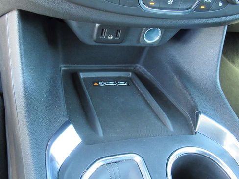 Certified 2023 Chevrolet Traverse LT image 4