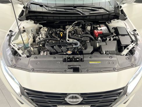 Used 2025 Nissan Altima 2.5 SV FWD image 69