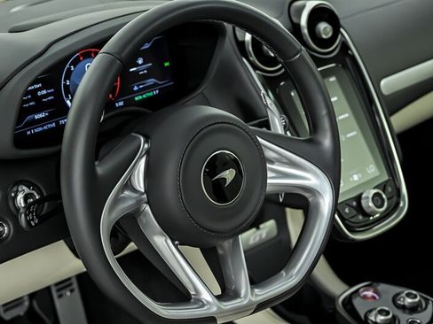 Used 2023 McLaren GT RWD image 25
