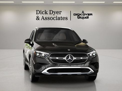 Used 2026 Mercedes-Benz GLC 300 image 4