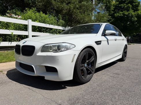 Used 2013 BMW M5 RWD image 12