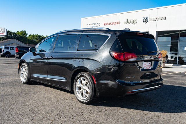 Used 2020 Chrysler Pacifica Limited FWD image 3