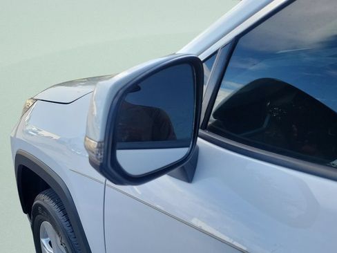 Certified 2020 Toyota RAV4 XLE FWD image 27