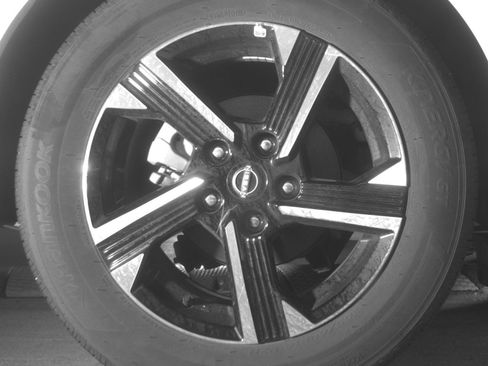 Used 2025 Nissan Sentra SV FWD image 18