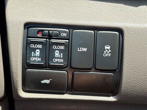 Used 2015 Honda Odyssey EX-L image 18