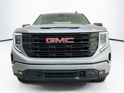 Used 2024 GMC Sierra 1500 Elevation AWD/4WD image 2