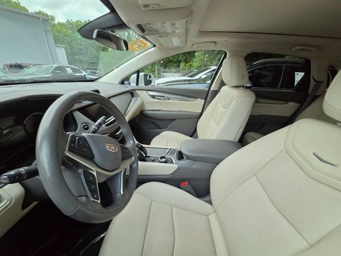 Used 2020 Cadillac XT5 Premium Luxury w/ LPO, Floor Liner Package FWD image 11