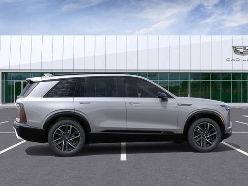 Used 2026 Cadillac Vistiq Sport image 2