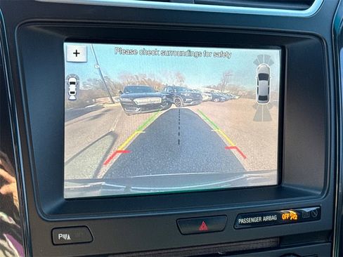 Used 2017 Ford Explorer XLT w/ Equipment Group 202A image 32