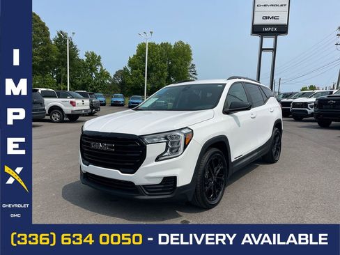 Used 2022 GMC Terrain SLE w/ Driver Convenience Package image 1
