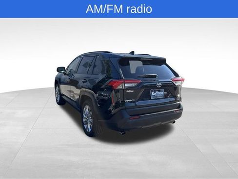 Used 2019 Toyota RAV4 XLE Premium w/ Cold Weather Package AWD/4WD image 7