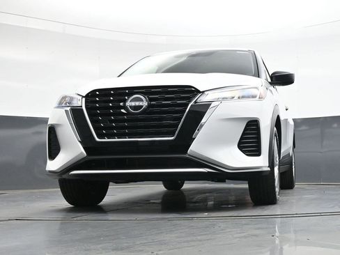 Used 2025 Nissan Kicks Play S image 42