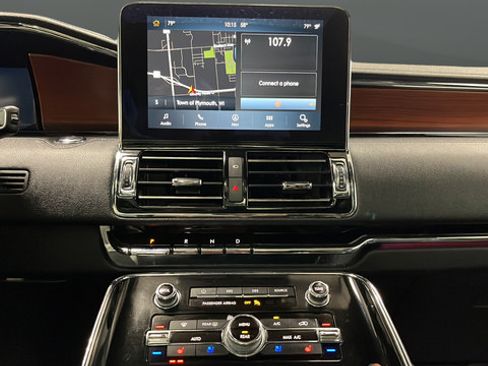Used 2020 Lincoln Navigator L Reserve w/ Equipment Group 208A Reserve AWD/4WD image 13