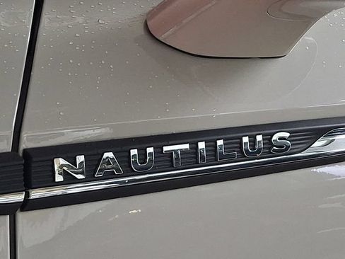 Used 2022 Lincoln Nautilus Reserve AWD/4WD image 30