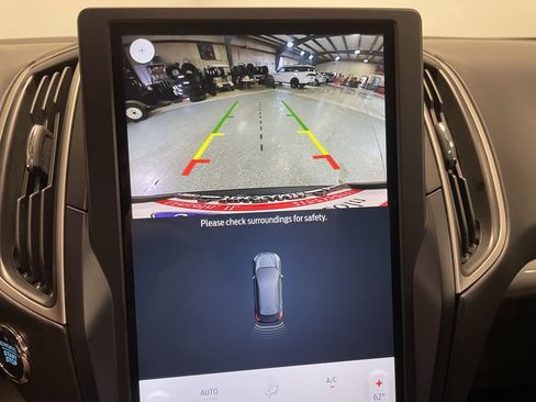 Used 2023 Ford Edge SEL w/ Convenience Package image 12