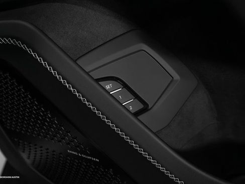 Used 2025 Lamborghini Urus SE image 48