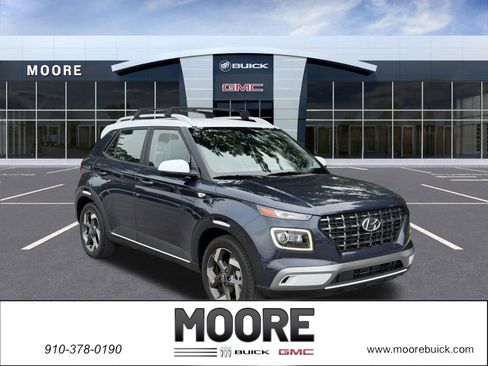 Used 2023 Hyundai Venue Limited FWD image 1