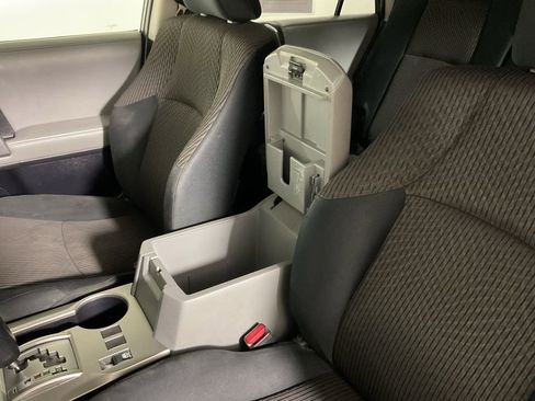 Used 2011 Toyota 4Runner SR5 w/ Convenience Pkg image 27