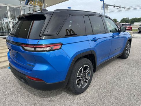 Used 2022 Jeep Grand Cherokee Trailhawk w/ Luxury Tech Group III AWD/4WD image 10