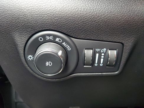 Used 2023 Jeep Compass Altitude image 20